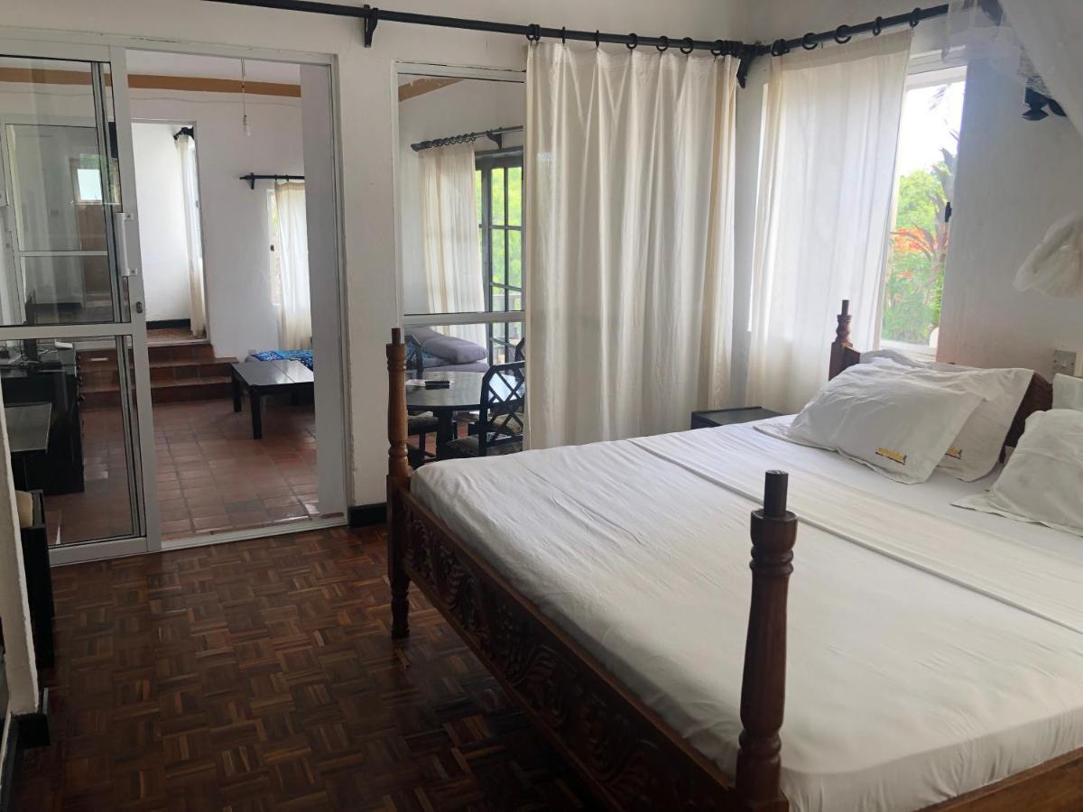 Wayside Beach Apartments Diani Beach Exterior foto