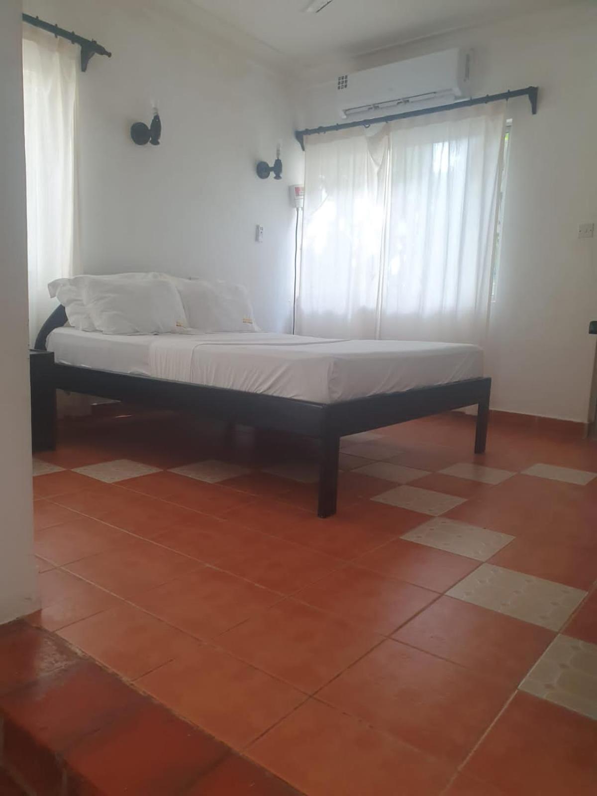 Wayside Beach Apartments Diani Beach Quarto foto
