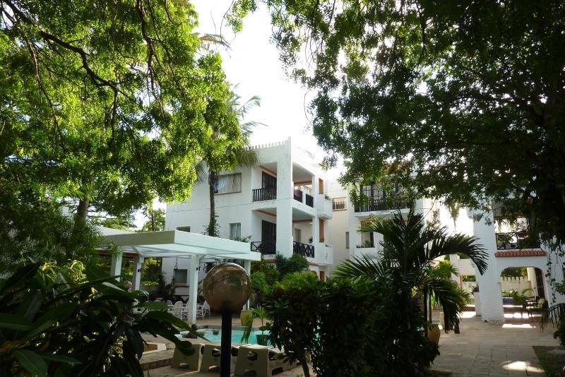 Wayside Beach Apartments Diani Beach Exterior foto